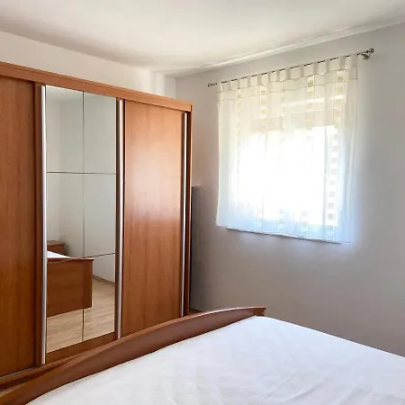 Pijaza Apartman Banjol