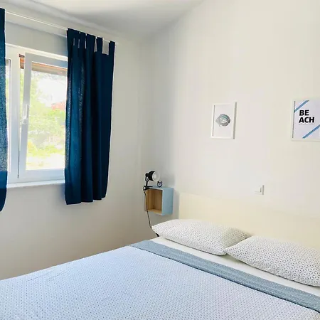 Pijaza Apartman *